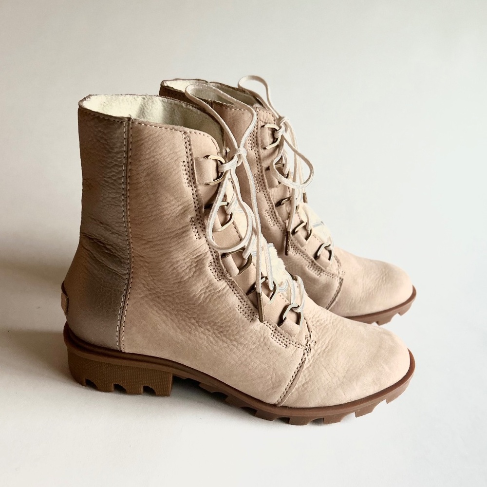 Sorel Cream Suede Cream Gold Leather Lace Up Fur Trim Ankle Boots size 9